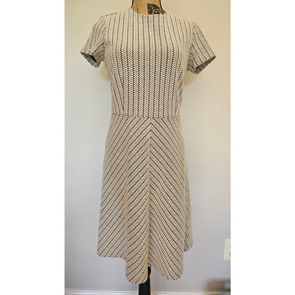 J McLaughlin Black White Geometrical Dress, Sz S, Excellent Cond - Picture 8 of 8